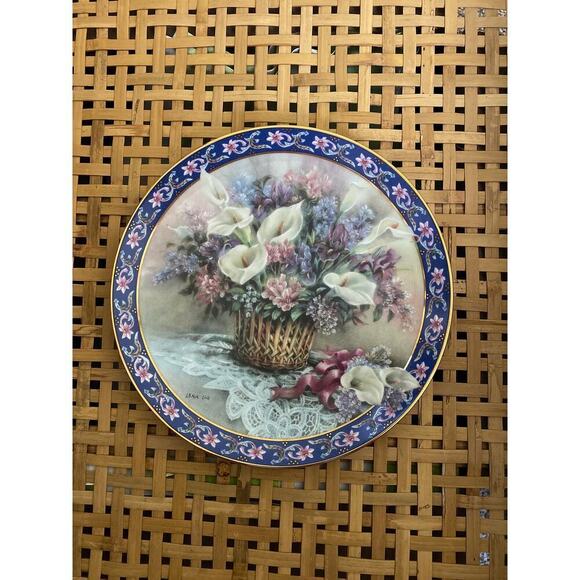 Calla Lillies, Tenth issue in the Lena Lui’s Basket Bouquets Collector’s Plates - Picture 1 of 4